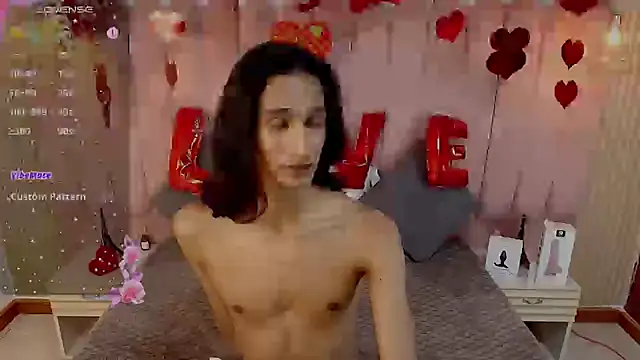 Snapshot of skyyfoxpraga chatting on 02/17/25, 12:49 skyyfoxpraga online show from 02/17/25, 12:49
