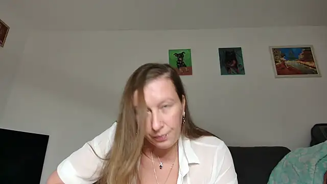 Snapshot of YOUR_ELENA chatting on 01/29/25, 06:39 YOUR ELENA online show from 01/29/25, 06:39
