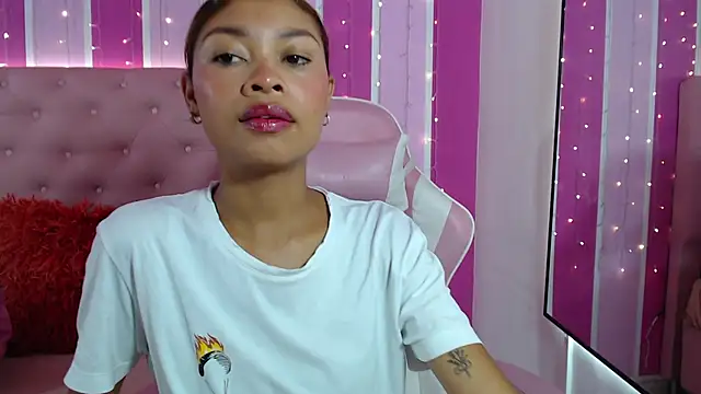 Snapshot of Perla_prg chatting on 03/15/25, 01:40 Perla prg online show from 03/15/25, 01:40
