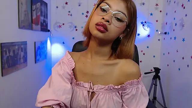Snapshot of Perla_prg chatting on 03/18/25, 01:23 Perla prg online show from 03/18/25, 01:23