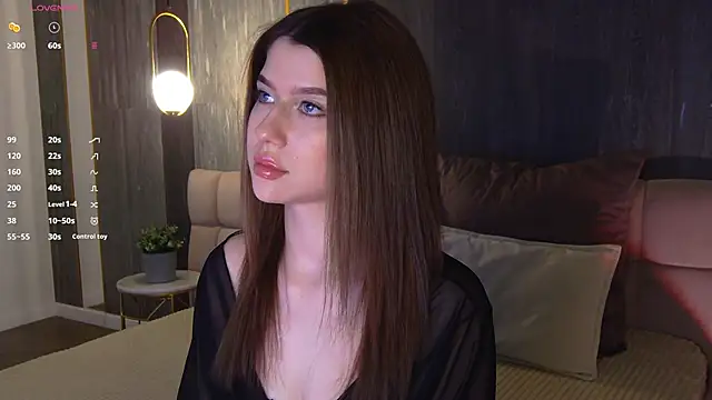Snapshot of Sara_Lewiis chatting on 04/21/26, 04:24 Sara Lewiis online show from 04/21/26, 04:24