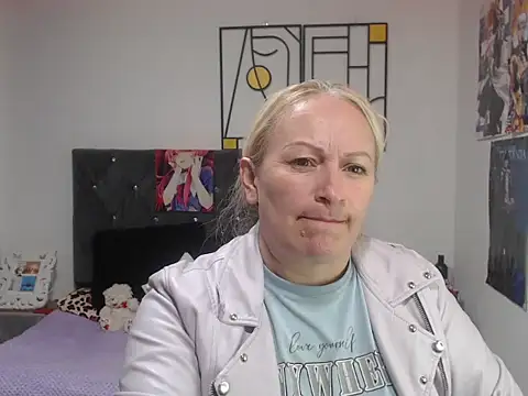 Snapshot of emperabigbootybigass chatting on 06/19/26, 12:22 emperabigbootybigass online show from 06/19/26, 12:22