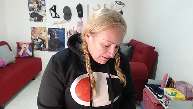 Snapshot of emperabigbootybigass chatting on 10/06/25, 12:17 emperabigbootybigass online show from 10/06/25, 12:17