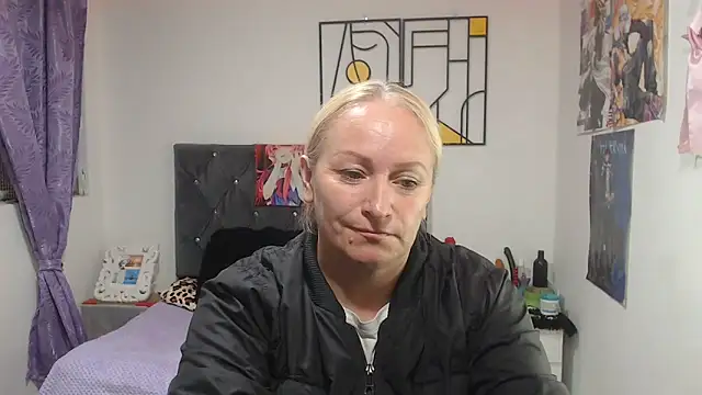 Snapshot of emperabigbootybigass chatting on 06/18/26, 12:21 emperabigbootybigass online show from 06/18/26, 12:21