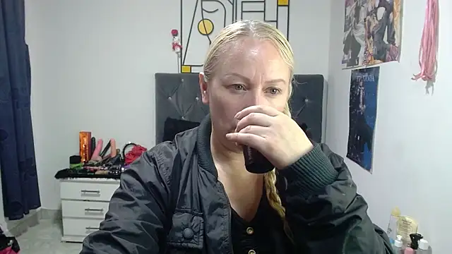 emperabigbootybigass online show from 05/27/26, 12:34