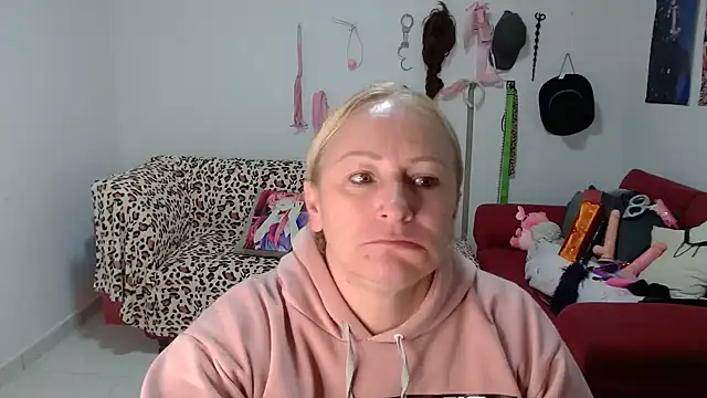 emperabigbootybigass online show from 04/16/26, 12:39