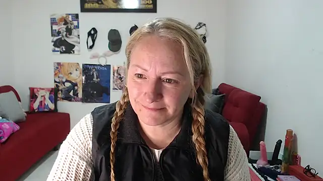 Snapshot of emperabigbootybigass chatting on 10/03/25, 12:17 emperabigbootybigass online show from 10/03/25, 12:17