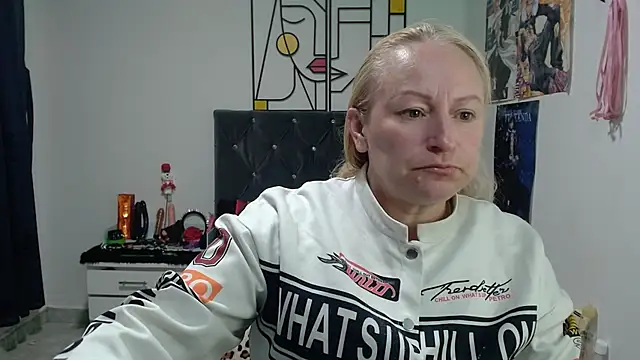 emperabigbootybigass online show from 05/20/26, 12:24