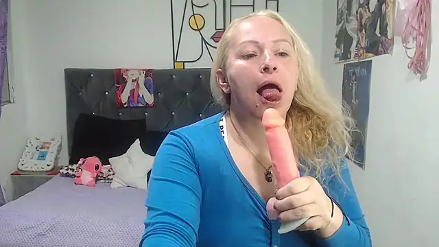 Snapshot of emperabigbootybigass chatting on 07/06/26, 12:23 emperabigbootybigass online show from 07/06/26, 12:23