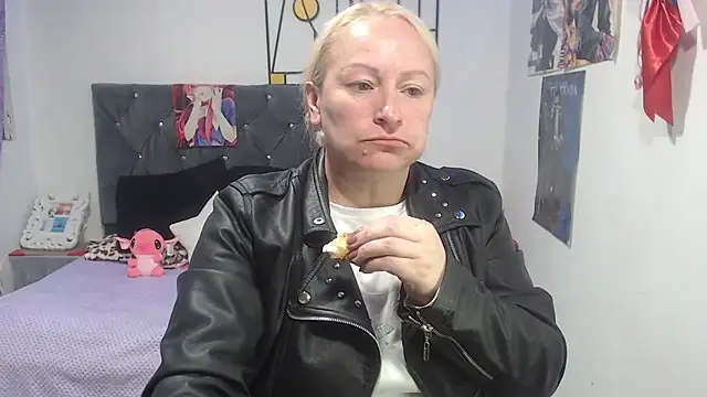 Snapshot of emperabigbootybigass chatting on 07/07/26, 12:20 emperabigbootybigass online show from 07/07/26, 12:20