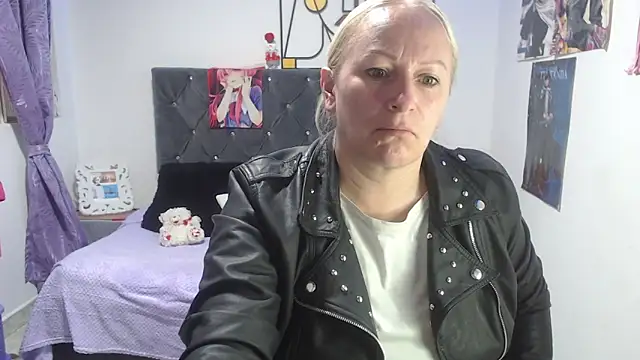 Snapshot of emperabigbootybigass chatting on 06/04/26, 12:32 emperabigbootybigass online show from 06/04/26, 12:32