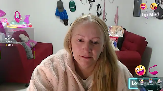 Snapshot of emperabigbootybigass chatting on 11/21/25, 12:26 emperabigbootybigass online show from 11/21/25, 12:26