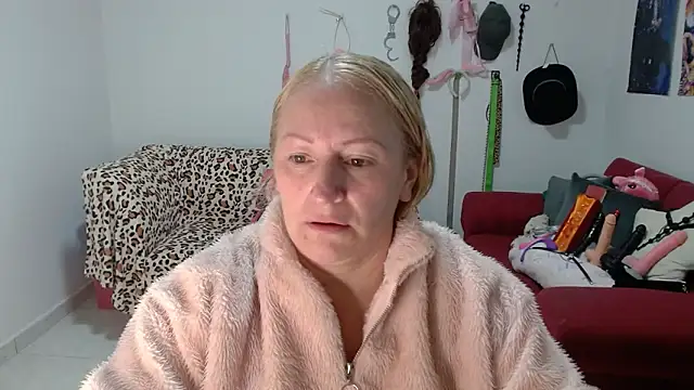 emperabigbootybigass online show from 04/15/26, 12:42