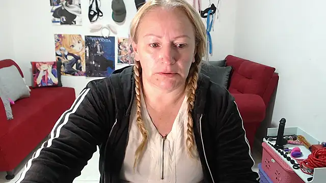 Snapshot of emperabigbootybigass chatting on 10/21/25, 12:15 emperabigbootybigass online show from 10/21/25, 12:15