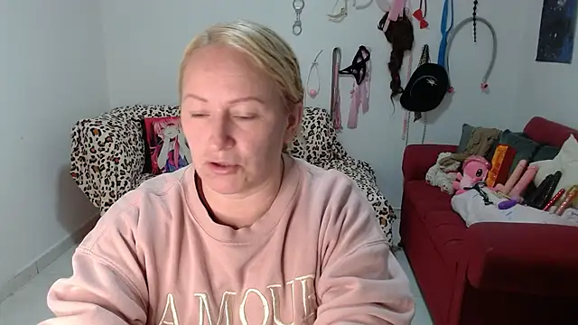 emperabigbootybigass online show from 04/06/26, 12:28