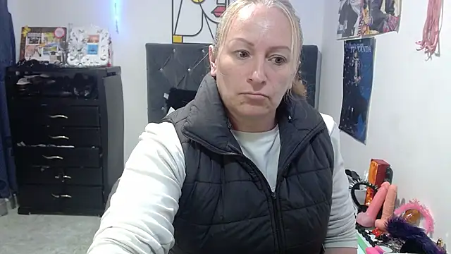 emperabigbootybigass online show from 05/04/26, 12:19