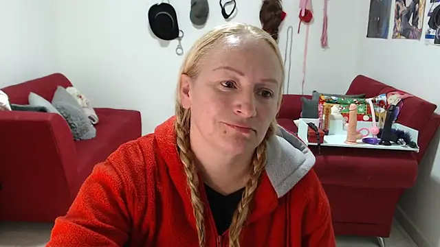 Snapshot of emperabigbootybigass chatting on 12/17/25, 12:10 emperabigbootybigass online show from 12/17/25, 12:10