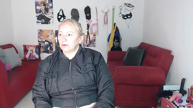Snapshot of emperabigbootybigass chatting on 10/10/25, 12:17 emperabigbootybigass online show from 10/10/25, 12:17