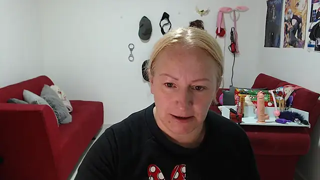 Snapshot of emperabigbootybigass chatting on 12/16/25, 12:20 emperabigbootybigass online show from 12/16/25, 12:20