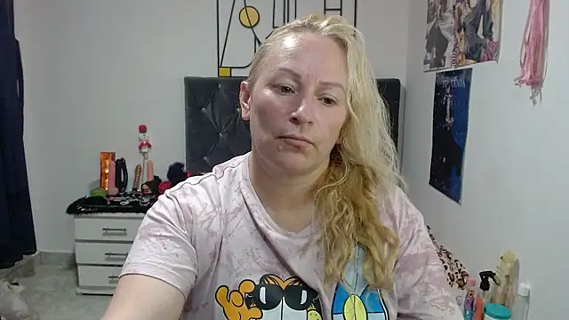 emperabigbootybigass online show from 05/21/26, 06:05