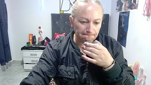 emperabigbootybigass online show from 05/14/26, 12:13