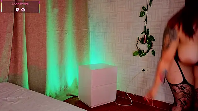 mia bonneett online show from 02/03/26, 06:22