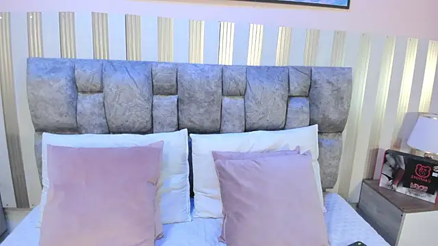 nova lane online show from 09/09/25, 08:51