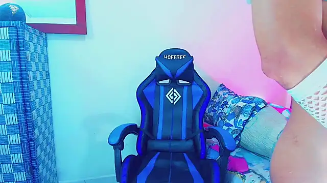 aidaathh online show from 10/14/25, 01:01