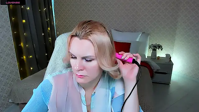 Louisa Bay online show from 01/28/25, 07:53