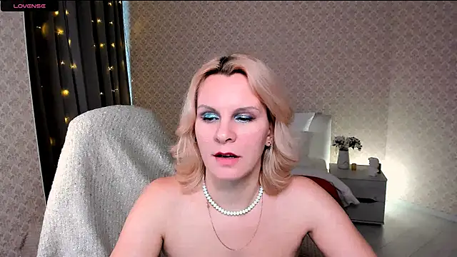 Louisa Bay online show from 01/29/25, 12:24