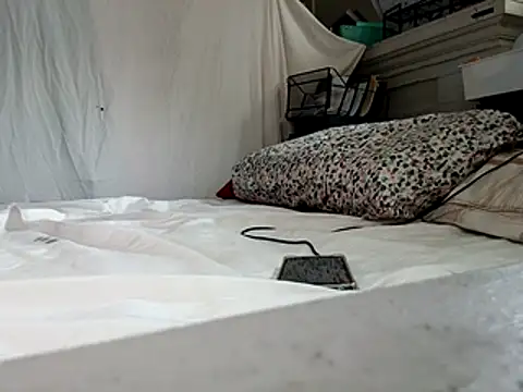 DevinToore online show from 10/22/25, 04:06