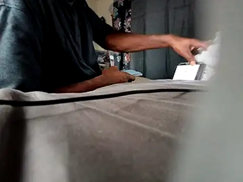 DevinToore online show from 12/22/25, 11:16