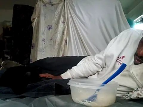 DevinToore online show from 12/15/25, 06:03