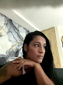 KatalinnaBrown online show from 12/17/25, 11:37