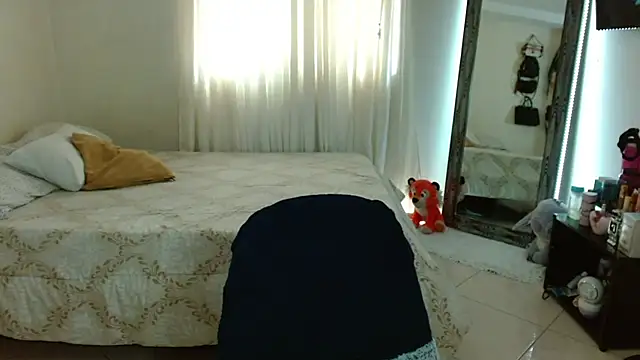 KatalinnaBrown online show from 10/22/25, 05:34