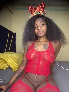 Snapshot of Sasha-smiles chatting on 12/23/25, 05:40 Sasha-smiles online show from 12/23/25, 05:40