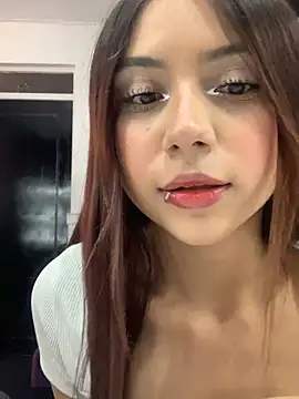 Emily Clark1 online show from 12/31/24, 06:24