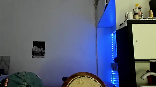 LisaIcon online show from 10/19/25, 10:07