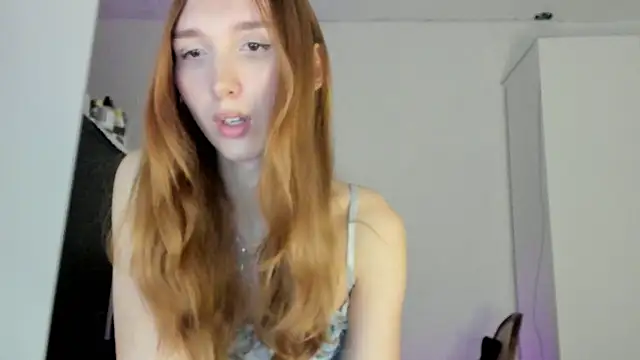 LisaIcon online show from 10/04/25, 09:38