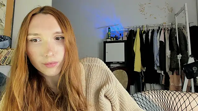 LisaIcon online show from 11/23/25, 01:32