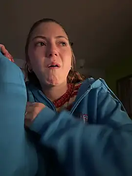 Snapshot of emilycoco chatting on 03/28/26, 05:30 emilycoco online show from 03/28/26, 05:30