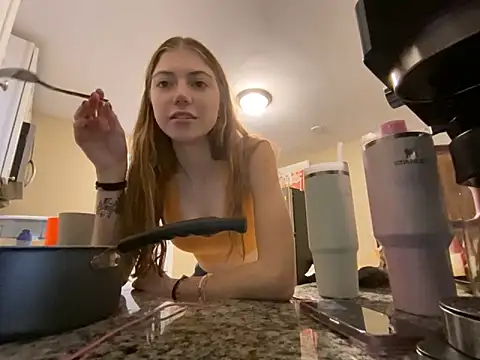 Snapshot of emilycoco chatting on 01/26/25, 10:13 emilycoco online show from 01/26/25, 10:13