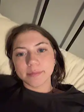 Snapshot of emilycoco chatting on 04/05/26, 07:48 emilycoco online show from 04/05/26, 07:48