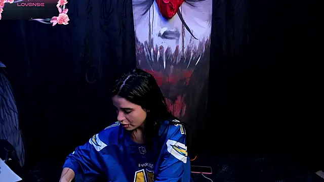 Snapshot of Kylie-fox chatting on 09/30/25, 10:38 Kylie-fox online show from 09/30/25, 10:38