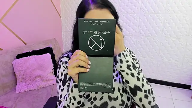 Violetaa diazz online show from 11/06/25, 09:08