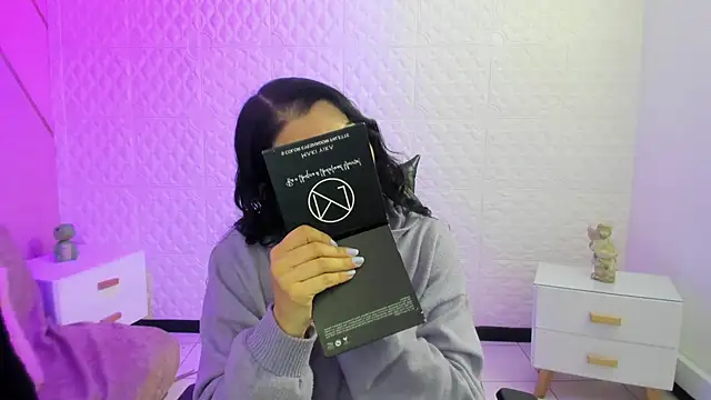 Violetaa diazz online show from 03/10/26, 09:08