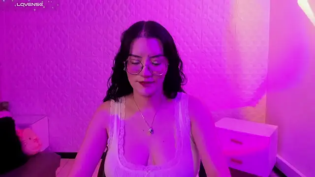 Snapshot of Violetaa_diazz chatting on 06/10/26, 09:16 Violetaa diazz online show from 06/10/26, 09:16