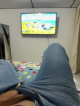 ANYLU19 online show from 11/25/25, 03:18