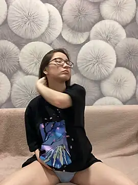 Snapshot of Milka23 chatting on 03/07/25, 11:05 Milka23 online show from 03/07/25, 11:05