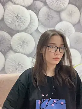 Snapshot of Milka23 chatting on 03/14/25, 05:46 Milka23 online show from 03/14/25, 05:46